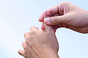 Palec patří k nejvíce postiženým prstům